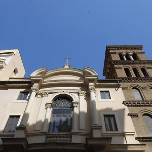 https://domus-trilussa.it-romehotels.com